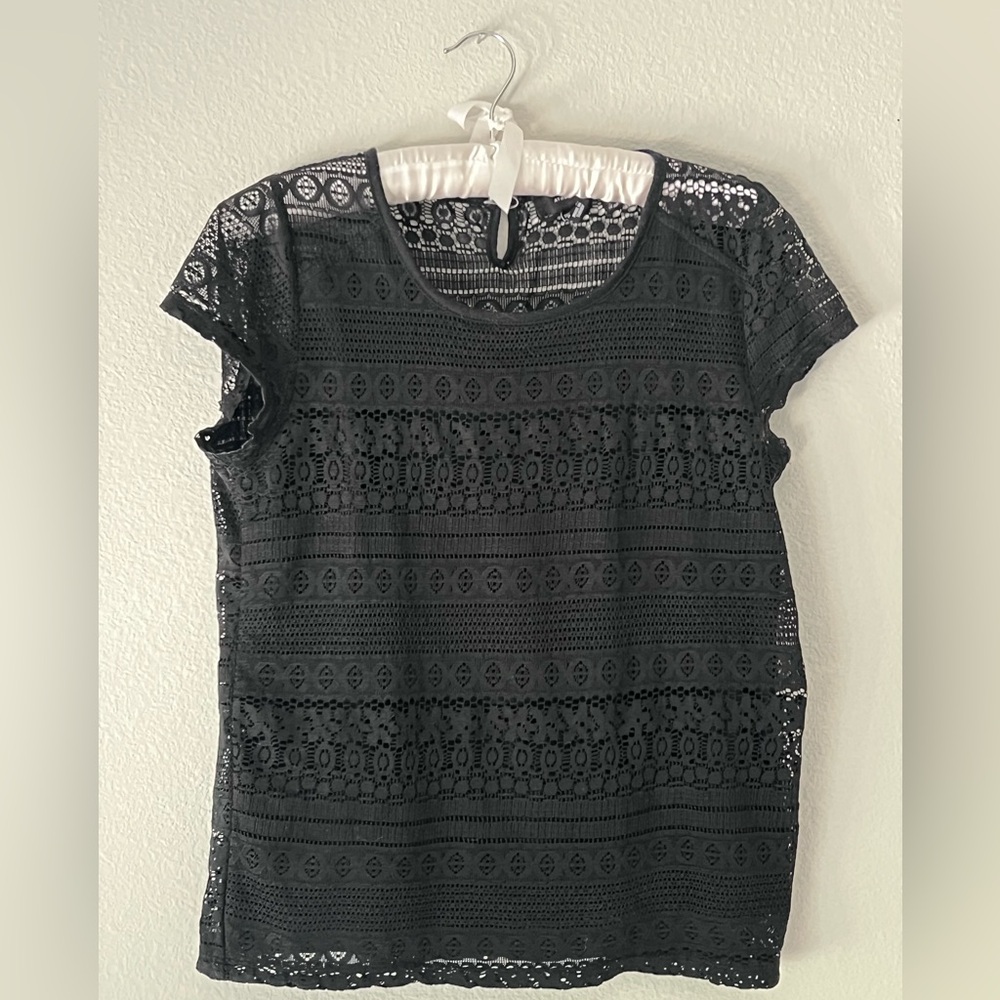|| atmosphere || BLACK CROCHET LACE SHORT-SLEEVE BLOUSE ||